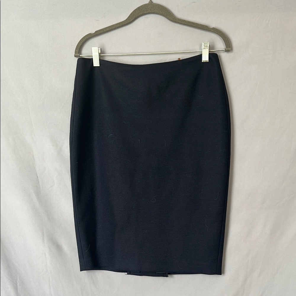 Elie Tahari navy wool pencil skirt | size 6